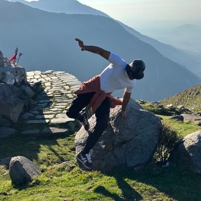 arunn_ix's profile picture. Pretending to work while scrolling through social media and overthinking