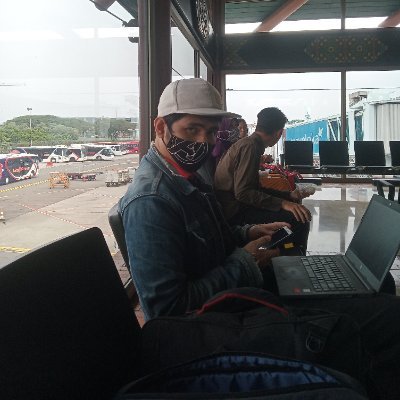 farrosshier's profile picture. Never ignore a person who loves and cares for you. One day you may realize you've lost the moon while counting the stars.