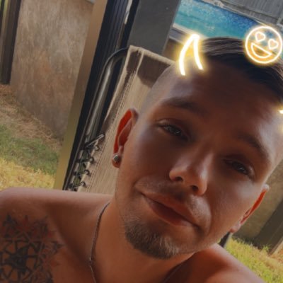 hi I’m colbz. I’m a big rig driver & stock trader! I love bass music. edm festivals have my soul. I need a freak in my life.. SNAP- colbzz93 IG- @ccouch625