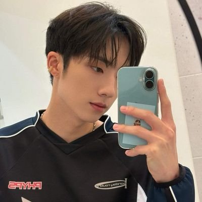 Kpop and Ppop enthusiasts ( RIIZE is 7)