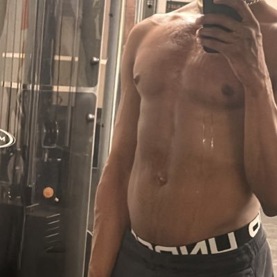 nandorthemagnum's profile picture. Wanna get paid using what I got, like people have been doing forever. If I follow you I want to work with you if I retweet then I like what you do