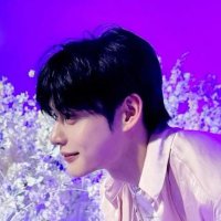 Rue (@upallnight4bts) 's Twitter Profile