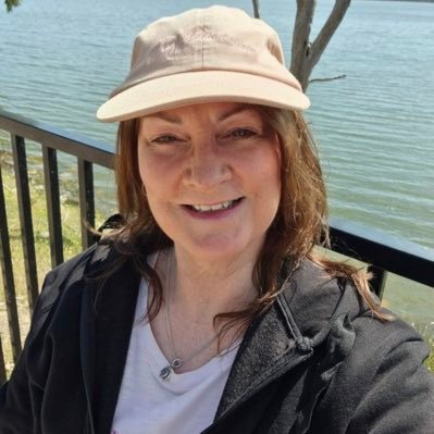 Diana04930's profile picture. California,united state 🇺🇸. just me and my phone camera 📷.single , coffee lover ☕️. love to sing 🎶;my only account.