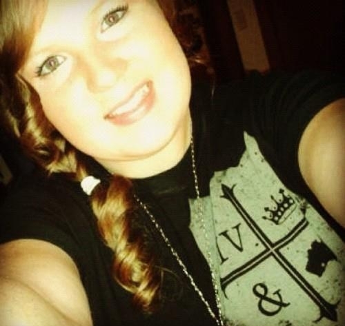 Follow my other twitter @ItsAliciaRenee! ; ) insanely in love with @BrunoMars! #hooligan #bokwitme