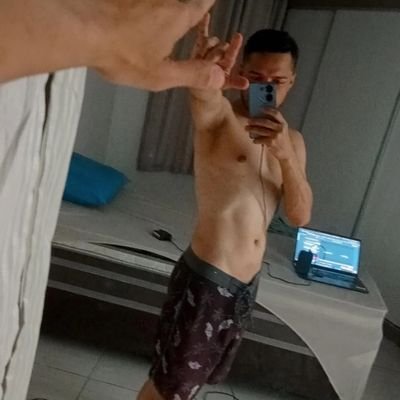 Não sou egoísta. Apenas valorizo a única pessoa do mundo em quem eu posso confiar: eu mesmo.