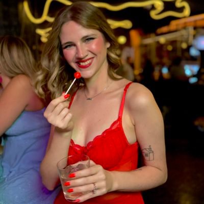 _taylorboone's profile picture. ohio u alum | chicago livin | @bschweik21 is a great cat dad 💍| she/her