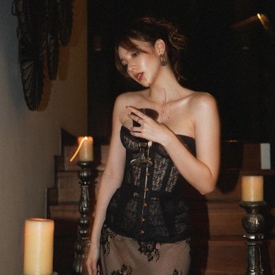 linlin_Annie's profile picture. I like the sun, but I don't dare touch it