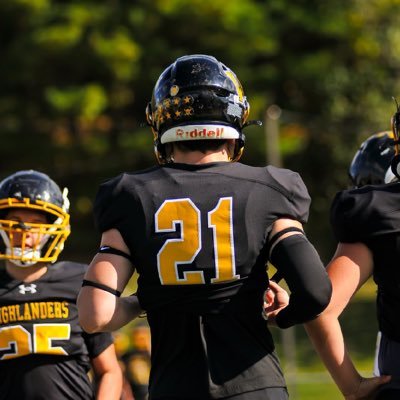 West Milford Varsity Cornerback class of 2026: 5’11, 180lb, 4.65 40yard dash, GPA:3.1 ,290 Bench Email:nicholastriverio26@gmail.com