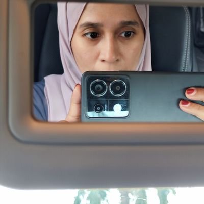 Ummi | Blogger | Hamba Allah | Free Palestine 🇯🇴
Disclaimer : semua postingan bersifat pribadi. Email : lidbahaweres@yahoo.com