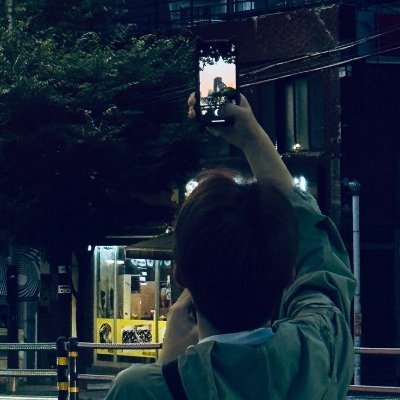 bcrisik's profile picture. 2026 lulus dengan gelar sarjana sastra.