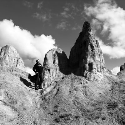 IIEldeen's profile picture. Povremeni provokator.Spreman za ignorisanje patetičnih međuljudskih odnosa.Halifa iz sjene.Pola čoek pola nijet. Živi i ostaje iz inata. Ibn Hadždž.🇧🇦⚜