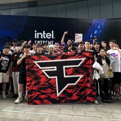 Victor176917's profile picture. Love peace