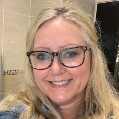retired early from teaching driving skills . enjoying life with my family, my husband , children & grandchildren ❤️