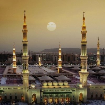 مدينتي طيبةٌ وقلبٌ برياض نجدٍ متولع،،، بينهما جولات في شمالٍ وحجازٍ…. وللغرب نصيب من حياتي جُذبت،،، ليس بالسهل نسيانها 🌊