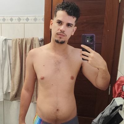 Cirurgião-dentista não praticante. Fã da Pitty. Vez ou outra comento sobre vôlei, dragrace e aleatoriedades.