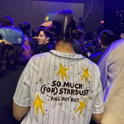 estefysluna's profile picture. Unicornio encubierto✨/Traga años/Salada/Buena onda/ Diseñadora y Arq Mexicana 🖤📐🌿 No sé pintar sin salirme de la raya 🌎🎨✏️FOB