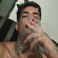 Dede (@dhellanyh) 's Twitter Profile