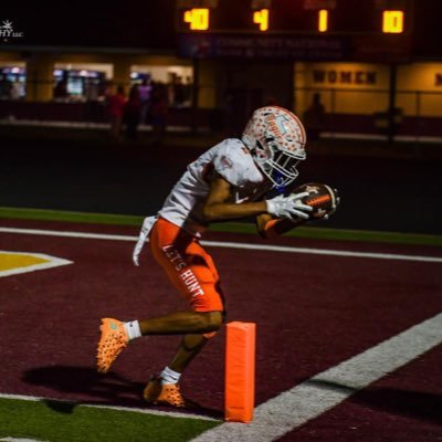 athlete🏈🏀🏃🏾///5’8 /130 Ibs/class of 2027🎓/ig: @_batesss._/student athlete/254-327-6940📲/THS🧡🦁/E-mail:brycebates2@yahoo.com