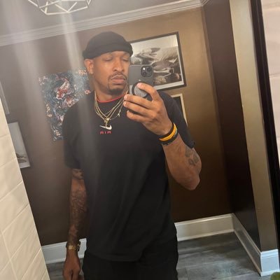 TV mounter/mechanic 👨🏽‍🔧 ⬇️⬇️⬇️⬇️⬇️