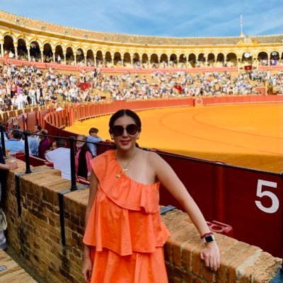 Me gusta la Tauromaquia y eso no es negociable. /Quiteña / USFQ Fashion Designer / Cronopio letrado / Cronopio viajado. 🌠