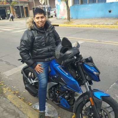 IV4N0203's profile picture. un resumen? Técnico mecánico/ guitarrista amateur / futuro ING en informática/... algo más ?msj🤗👆