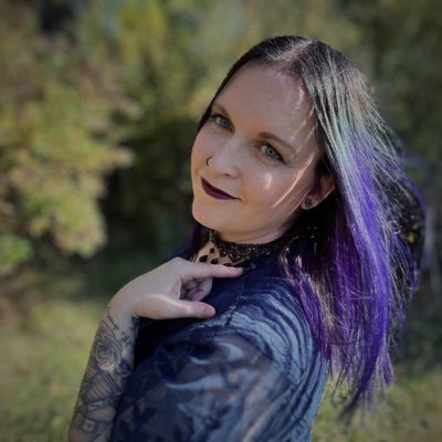 Dark, spicy Romantasy Author 🖤🥀Registered Nurse♥️👩🏻⚕️story publishing 2025 with @wildinkpub✨Claimed by Darkness releasing Spring 2026 with @cityowlpress 📚
