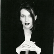 Dietician, like to cook healthy meals, like to travel and taste new kinds of food and wines, passionate about fashion