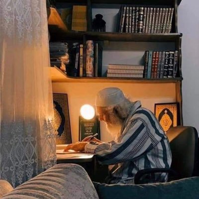 Medical Radiography, Unimaid. Muslim. Dream it, Chase it, Live it. An apprentice under Sir Wilhelm Conrad Roentgen.🕯️Cheerful Nigerian🇳🇬