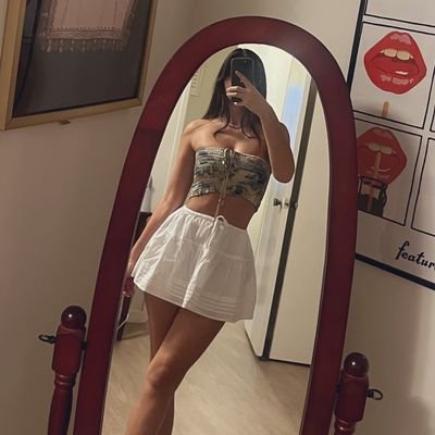 Fanpage for daily content from the best e-girl on twitter