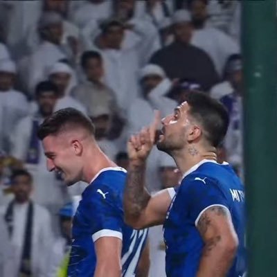 رجل بسيط .. اخطىء واصيب .. ف لستُ ملاكاً بلا ذنُوب .. ولستُ شيطاناً لا يتُوب ♡🇸🇦