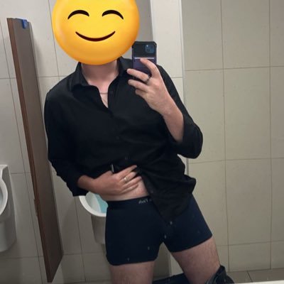 bllank_longg's profile picture. you’re 20 ?🧍🏼‍♂️