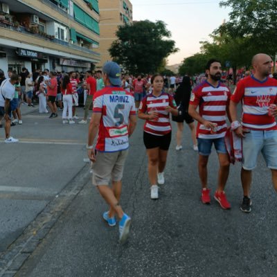 Una vida en rojiblanco. Nacío y criao entre tasquivas y matas de tabaco en la vega Graná