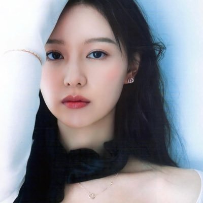 geewoniiverse's profile picture. kim ji won🫶🏻