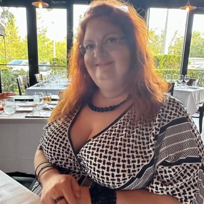 OJenny905's profile picture. 