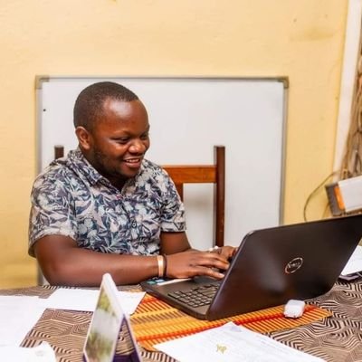 Human Rights Journalist. Informer pour changer. Même le tout dernier a droit à la parole. Bonne gouvernance. Époux et père. Mes posts n'engagent que moi.