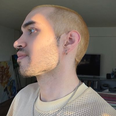 ✨Kweer Twitch Thembo 💁🏽they/them 👥2k+ Twitch 🌃Chicago based 🇵🇪latino 🧠ADHD ✋🏽18+ Only • 🍉 { 🦋Bsky→ reality-lite • 🧵Threads/IG→ reality_lite }