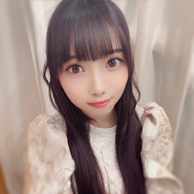 私たちは友達になり、一緒にデートや会話を楽しむことができます。一緒に買い物をして、親密なカップルの楽しさを味わう，LINEで私を追加してくださ