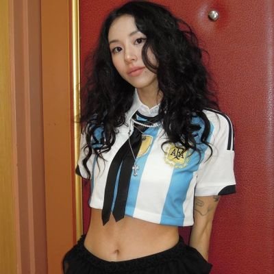 Hincha de Chaeyoung & Chaewon 👑 aveces aliento por River Plate 🇦🇷. 💣 BANGTWICE 🍭 & TXT 4TH GEN LEADERS 🎮🫰 @BTS_twt @JYPETWICE @TXT_members @IM_LESSERAFIM