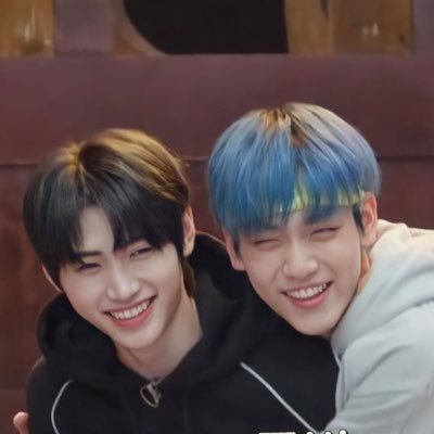 aciwla_'s profile picture. ° 🎀 𝑒𝓃𝒿𝑜𝓎 𝓂𝓎 𝓁𝒾𝒻𝑒 𝒷𝑒𝒾𝓃𝑔 𝒻𝒶𝓃𝑔𝒾𝓇𝓁 🎀 °