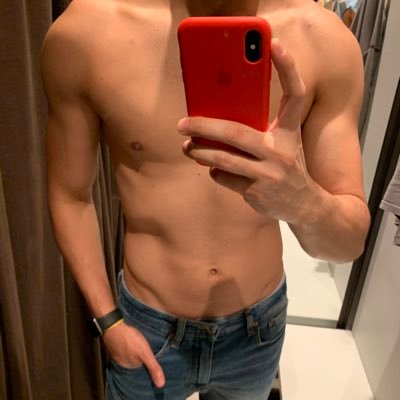Casado 😏 Curto mamar e ser mamado, meter forte e uma brotheragem sem frescura. Não sou passivo. Às vezes rola 3 🤤🔥
