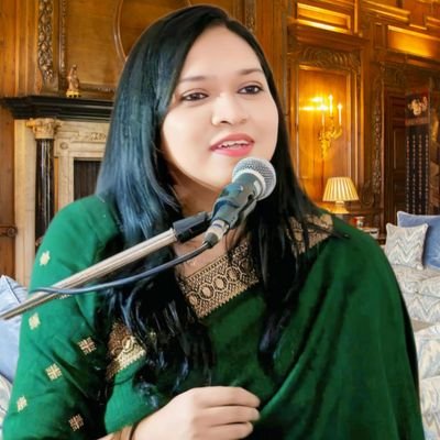 iqrambar's profile picture. Poetess and Entrepreneur