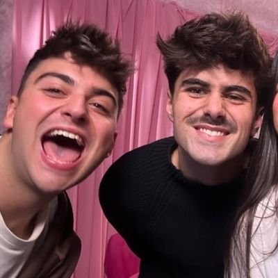 love_yangwonie's profile picture. 