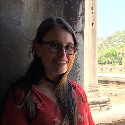 Biologist, passionate about sharks and frogs