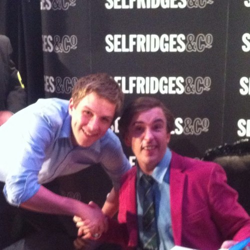 Tom_lamb's profile picture. Evolution not revolution.. and that's me..I evolve... but i don't.. revolve. Personal account.