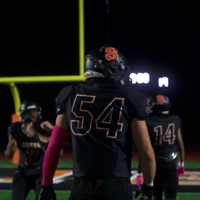 Suffield Academy 2025 | 3.8 gpa | Middle Linebacker 6’1 215 lbs | contact info: 860-500-0297 / Email: 25ajl@suffieldacademy.org|
