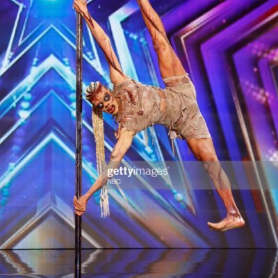 Aerialist, contortionist and performer 🤸🏼♂️🇩🇴