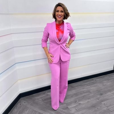 SusannaRei95408's profile picture. OFFICIAL ACCOUNT