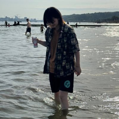 Yijing9902's profile picture. More than machinery we need humanity.