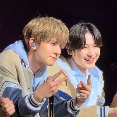 spicyz2415's profile picture. reading account 📚🤓