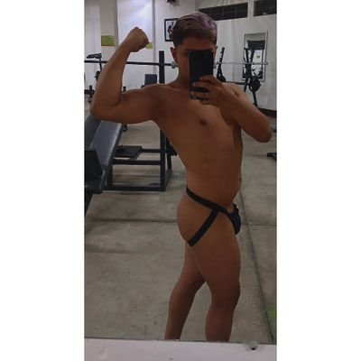 El_ProfeBryan's profile picture. AGRADECERÍA REACCIONEN A LO QUE VEN ACÁ 
+🔞
Si me conocen guarden el secreto de que uso Twitter